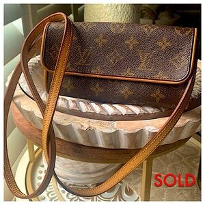 ❌❌SOLD❌❌ Louis Vuitton Pochette Twin PM Crossbody MINT Condition